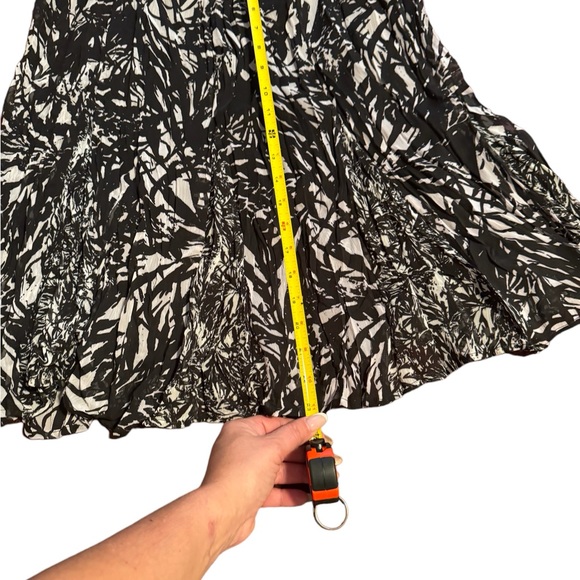 Conrad C Collection black and grey print skirt - Picture 3 of 5